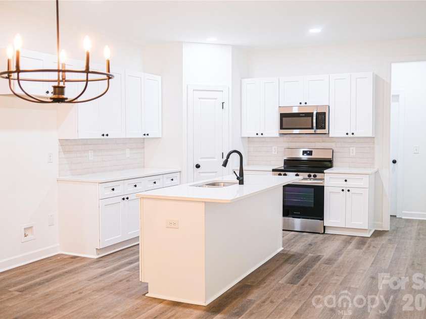 512 Murphy Street, Kannapolis, NC 28081.  MLS# CAR4340007, YatesRealty ID 17115. 