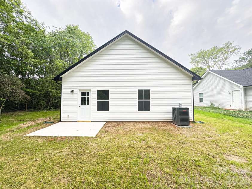 512 Murphy Street, Kannapolis, NC 28081.  MLS# CAR4340007, YatesRealty ID 17115. 
