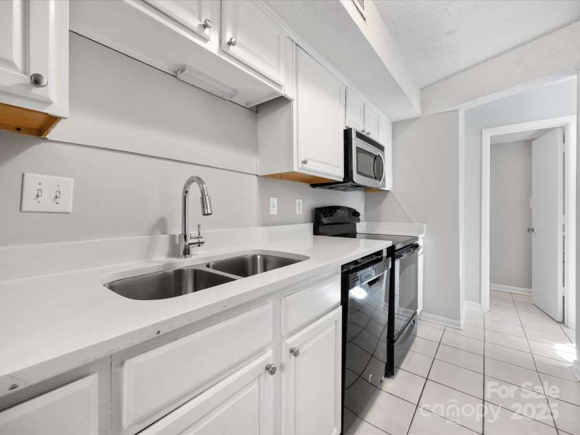 7415 Mystic Lane, Charlotte, NC 28227.  MLS# CAR4231227, YatesRealty ID 17118. 