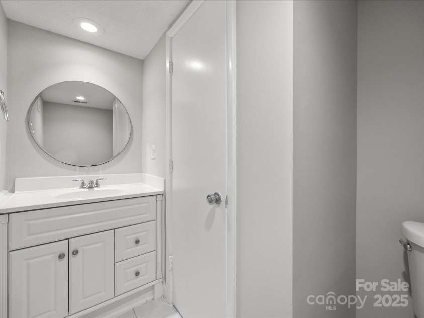 7415 Mystic Lane, Charlotte, NC 28227.  MLS# CAR4231227, YatesRealty ID 17118. 