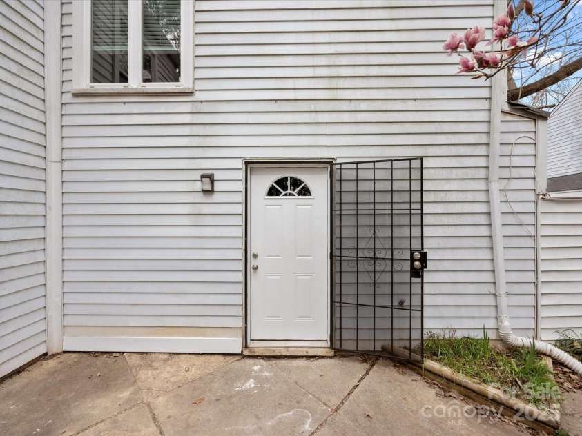7415 Mystic Lane, Charlotte, NC 28227.  MLS# CAR4231227, YatesRealty ID 17118. 