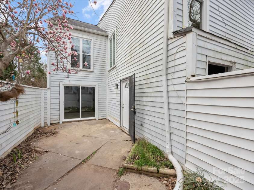 7415 Mystic Lane, Charlotte, NC 28227.  MLS# CAR4231227, YatesRealty ID 17118. 