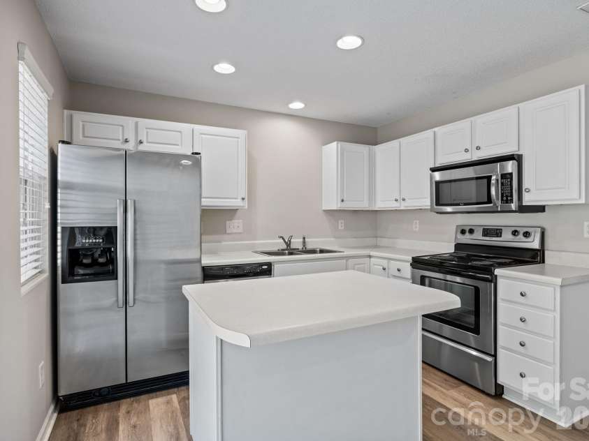 11540 Briddle Hall Court, Charlotte, NC 28214.  MLS# CAR4372914, YatesRealty ID 17119. 