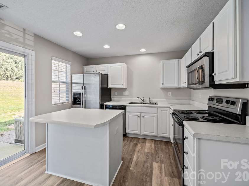 11540 Briddle Hall Court, Charlotte, NC 28214.  MLS# CAR4372914, YatesRealty ID 17119. 