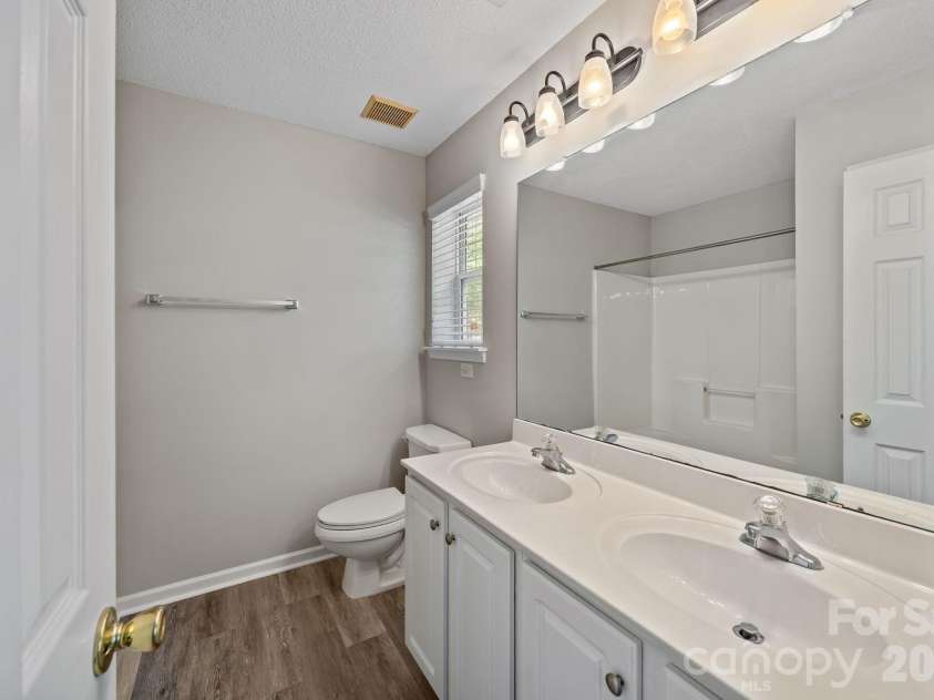 11540 Briddle Hall Court, Charlotte, NC 28214.  MLS# CAR4372914, YatesRealty ID 17119. 