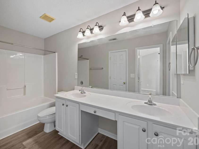 11540 Briddle Hall Court, Charlotte, NC 28214.  MLS# CAR4372914, YatesRealty ID 17119. 