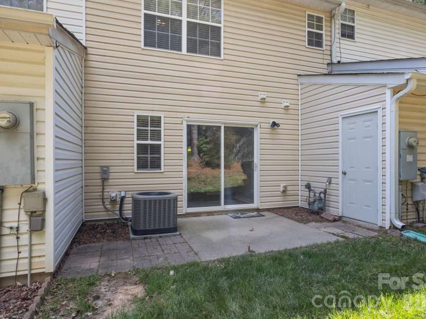 11540 Briddle Hall Court, Charlotte, NC 28214.  MLS# CAR4372914, YatesRealty ID 17119. 