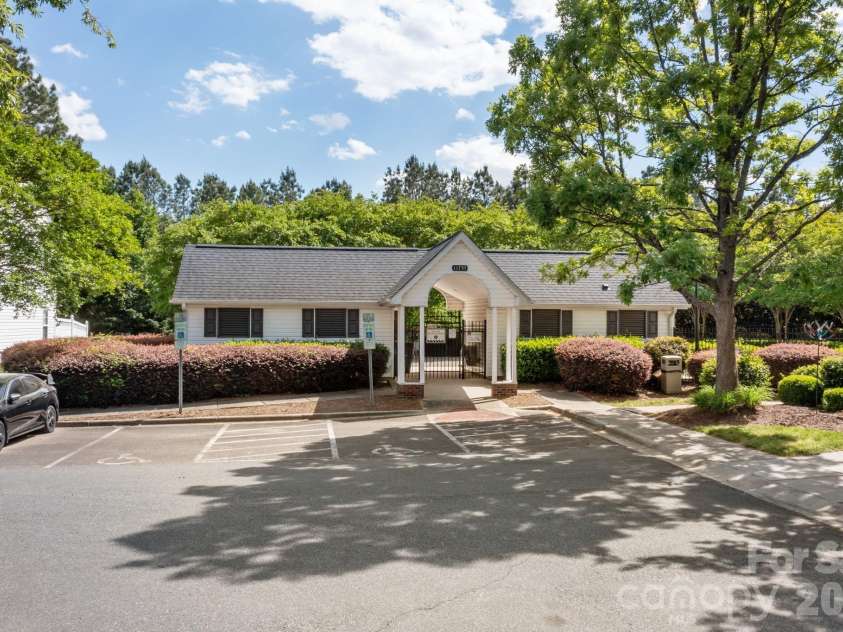 11540 Briddle Hall Court, Charlotte, NC 28214.  MLS# CAR4372914, YatesRealty ID 17119. 