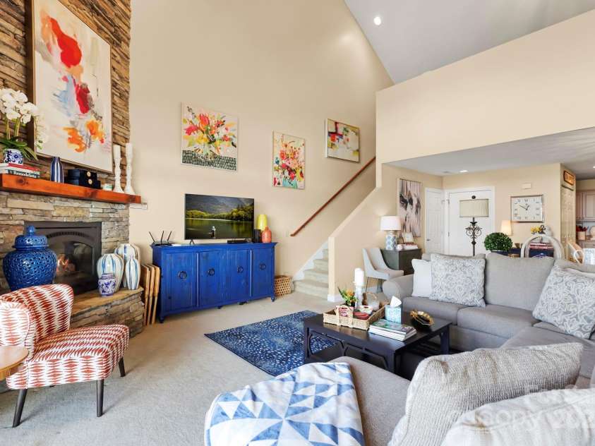 143 Wildflower Lane, Sugar Mountain, NC 28604.  MLS# CAR4256930, YatesRealty ID 17119. 