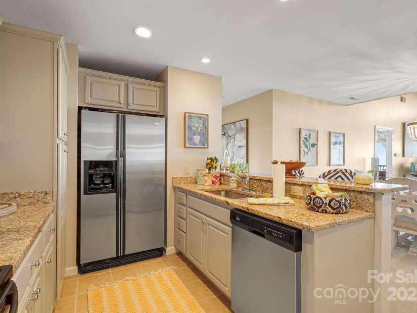 143 Wildflower Lane, Sugar Mountain, NC 28604.  MLS# CAR4256930, YatesRealty ID 17119. 