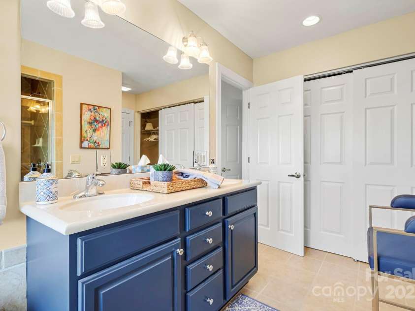 143 Wildflower Lane, Sugar Mountain, NC 28604.  MLS# CAR4256930, YatesRealty ID 17119. 