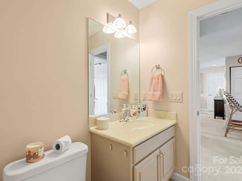 143 Wildflower Lane, Sugar Mountain, NC 28604.  MLS# CAR4256930, YatesRealty ID 17119. 