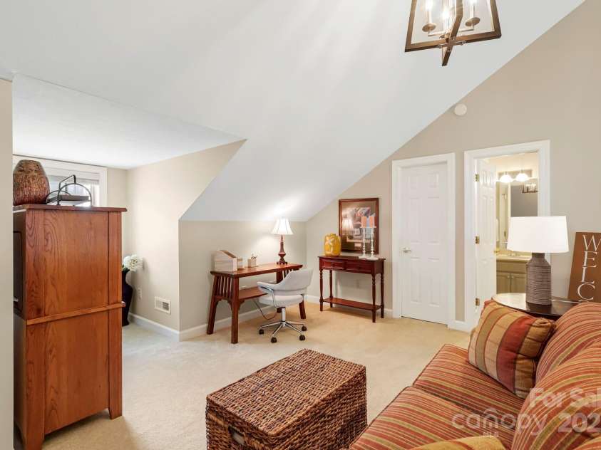 143 Wildflower Lane, Sugar Mountain, NC 28604.  MLS# CAR4256930, YatesRealty ID 17119. 