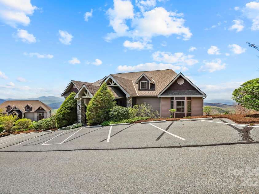 143 Wildflower Lane, Sugar Mountain, NC 28604.  MLS# CAR4256930, YatesRealty ID 17119. 
