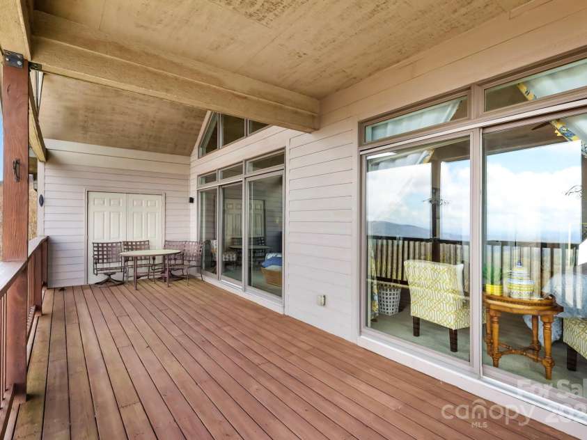 143 Wildflower Lane, Sugar Mountain, NC 28604.  MLS# CAR4256930, YatesRealty ID 17119. 