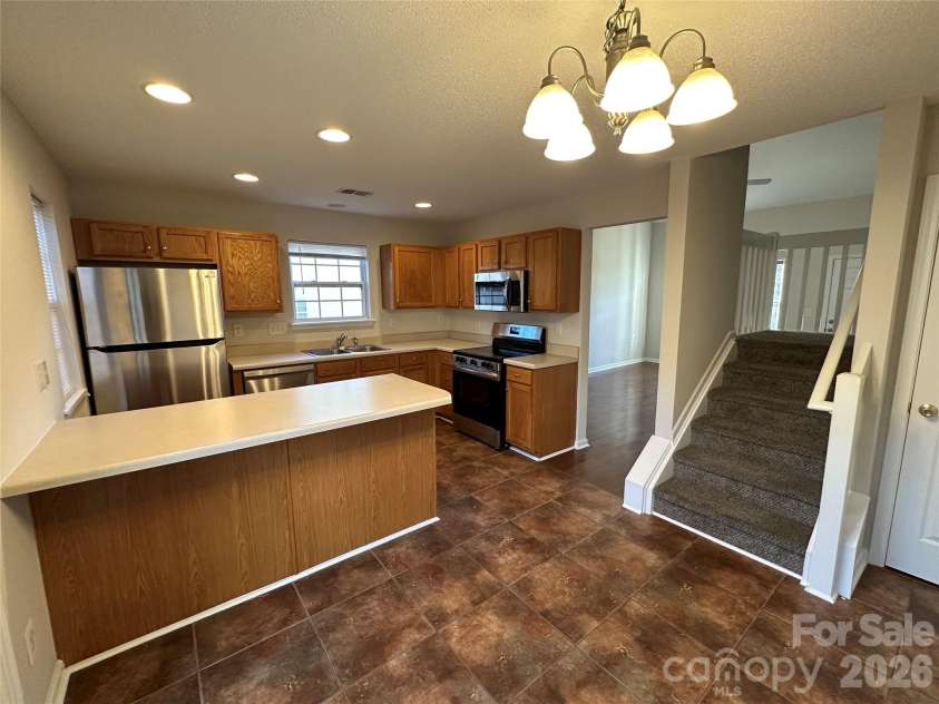 5227 Magnolia Tree Lane, Charlotte, NC 28215.  MLS# CAR4337349, YatesRealty ID 1712. 