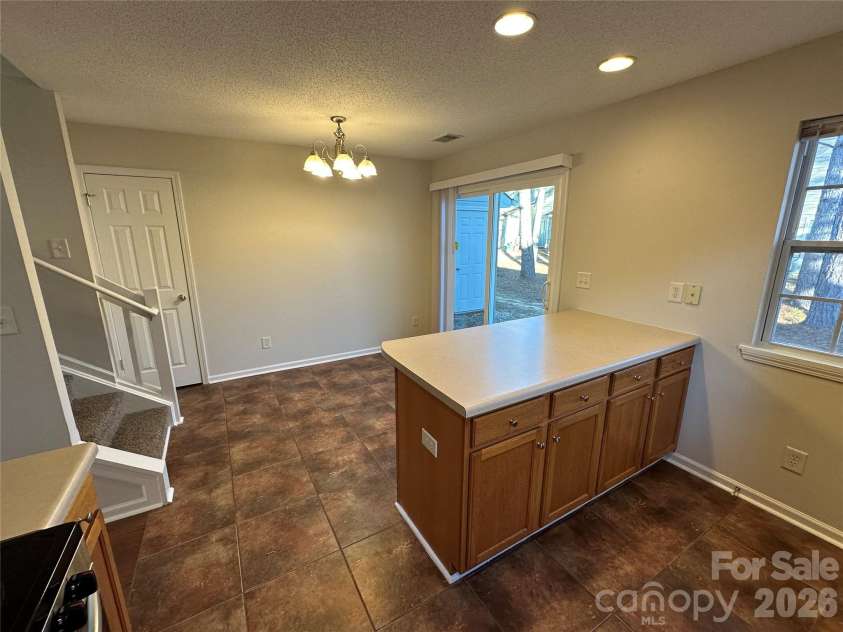 5227 Magnolia Tree Lane, Charlotte, NC 28215.  MLS# CAR4337349, YatesRealty ID 1712. 