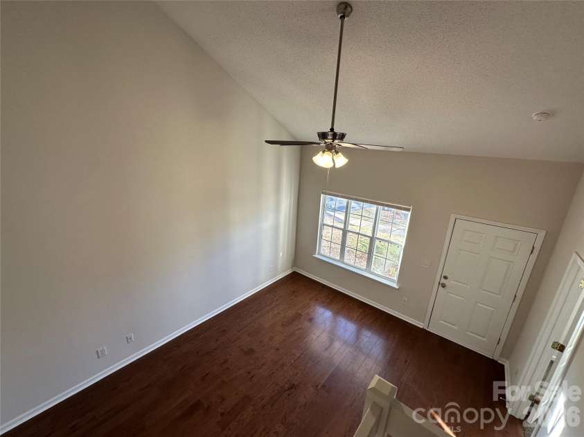 5227 Magnolia Tree Lane, Charlotte, NC 28215.  MLS# CAR4337349, YatesRealty ID 1712. 