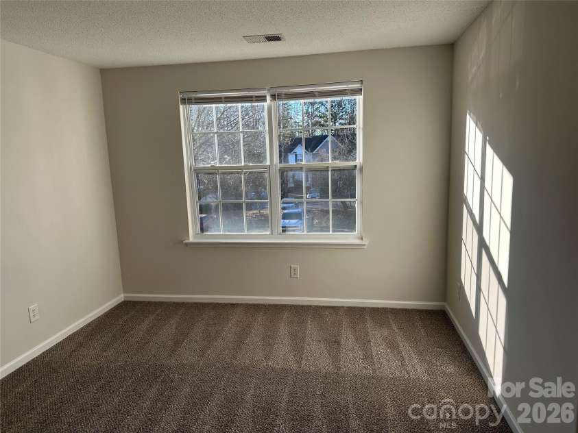 5227 Magnolia Tree Lane, Charlotte, NC 28215.  MLS# CAR4337349, YatesRealty ID 1712. 