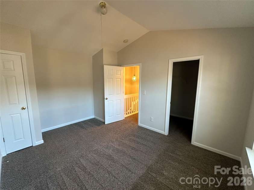 5227 Magnolia Tree Lane, Charlotte, NC 28215.  MLS# CAR4337349, YatesRealty ID 1712. 