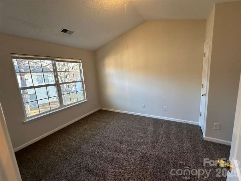 5227 Magnolia Tree Lane, Charlotte, NC 28215.  MLS# CAR4337349, YatesRealty ID 1712. 