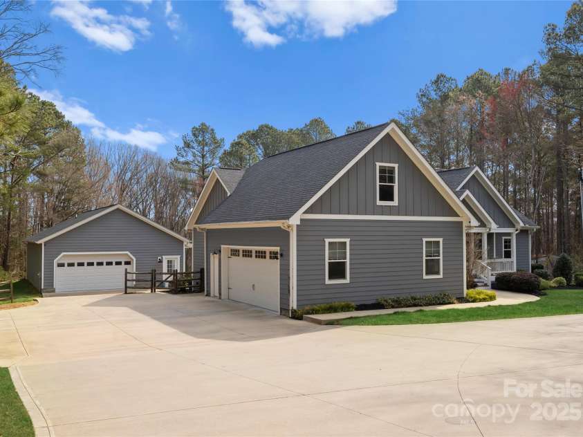 4300 Gail Lane, Concord, NC 28027.  MLS# CAR4235671, YatesRealty ID 17120. 