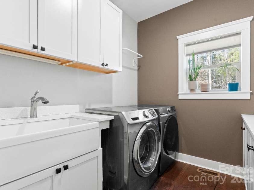 4300 Gail Lane, Concord, NC 28027.  MLS# CAR4235671, YatesRealty ID 17120. 