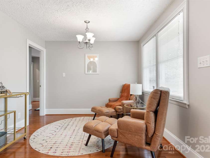 6294 Southlake Drive, Hickory, NC 28601.  MLS# CAR4332083, YatesRealty ID 17121. 