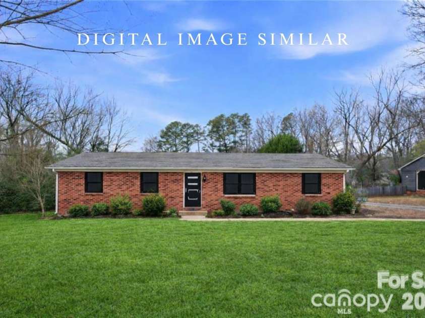3029 Cresthill Drive, Charlotte, NC 28212.  MLS# CAR4365571, YatesRealty ID 17122. 