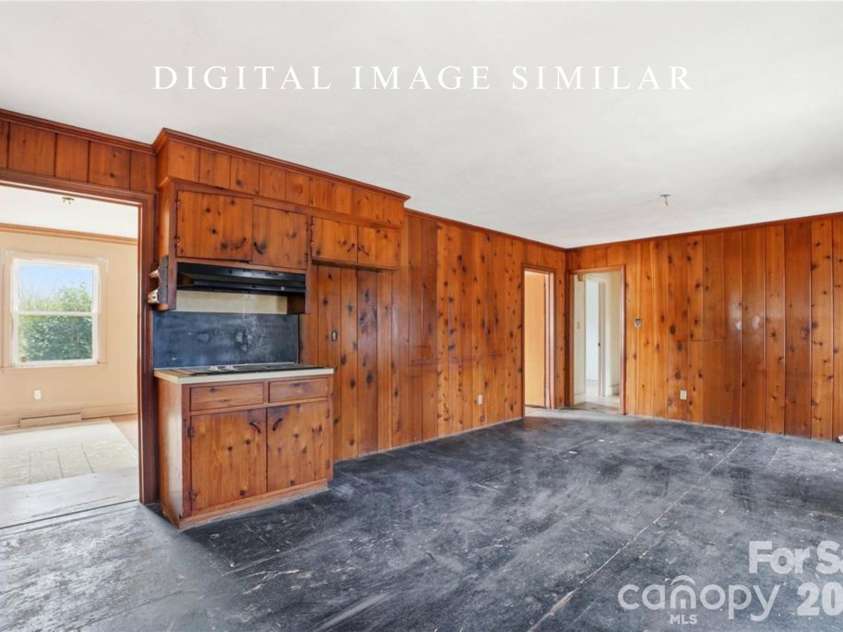 3029 Cresthill Drive, Charlotte, NC 28212.  MLS# CAR4365571, YatesRealty ID 17122. 