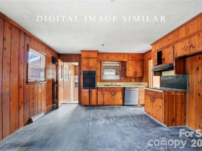 3029 Cresthill Drive, Charlotte, NC 28212.  MLS# CAR4365571, YatesRealty ID 17122. 
