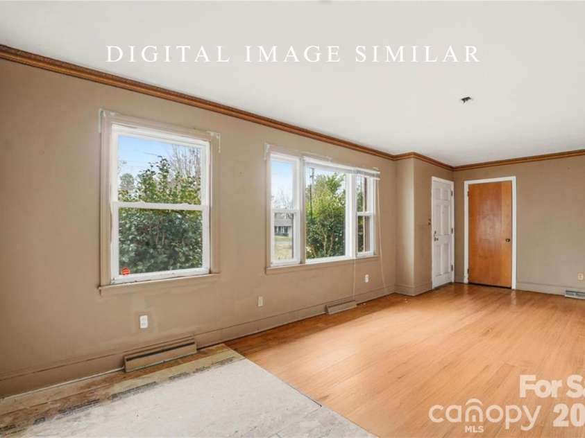 3029 Cresthill Drive, Charlotte, NC 28212.  MLS# CAR4365571, YatesRealty ID 17122. 