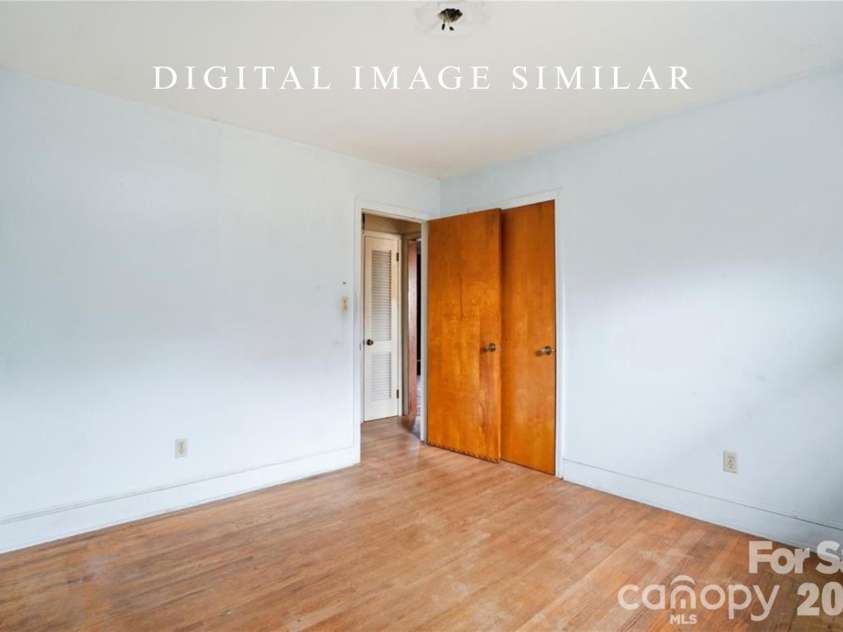 3029 Cresthill Drive, Charlotte, NC 28212.  MLS# CAR4365571, YatesRealty ID 17122. 