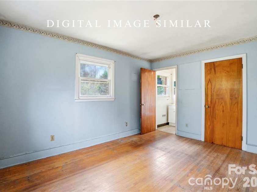 3029 Cresthill Drive, Charlotte, NC 28212.  MLS# CAR4365571, YatesRealty ID 17122. 