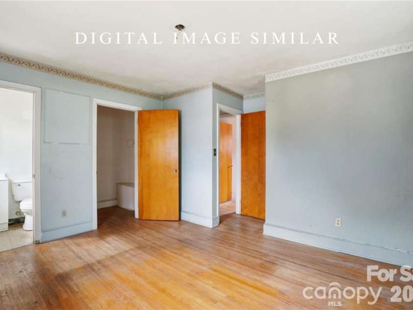 3029 Cresthill Drive, Charlotte, NC 28212.  MLS# CAR4365571, YatesRealty ID 17122. 