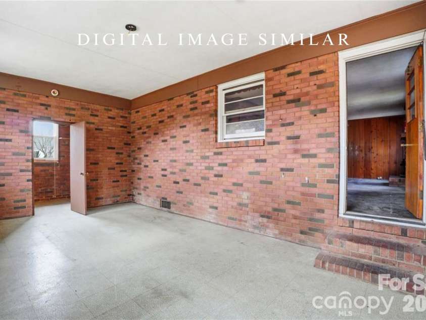3029 Cresthill Drive, Charlotte, NC 28212.  MLS# CAR4365571, YatesRealty ID 17122. 