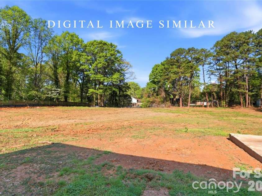 3029 Cresthill Drive, Charlotte, NC 28212.  MLS# CAR4365571, YatesRealty ID 17122. 