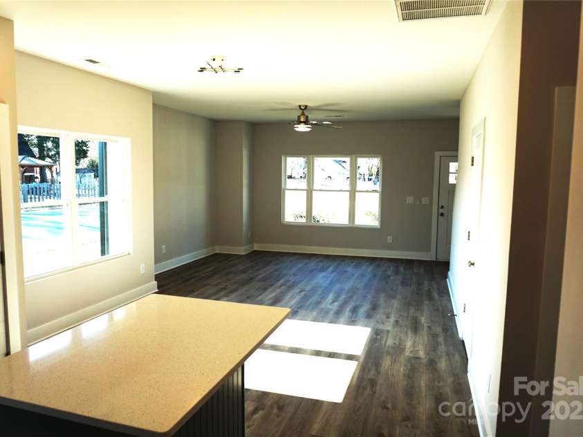 132 Glenn Avenue, Kannapolis, NC 28081.  MLS# CAR4219543, YatesRealty ID 17124. 