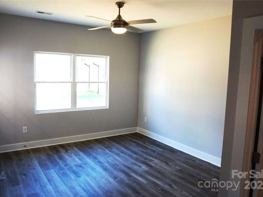 132 Glenn Avenue, Kannapolis, NC 28081.  MLS# CAR4219543, YatesRealty ID 17124. 