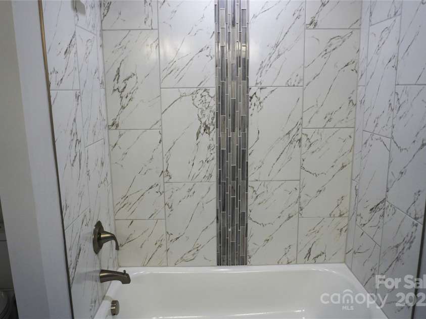 132 Glenn Avenue, Kannapolis, NC 28081.  MLS# CAR4219543, YatesRealty ID 17124. 