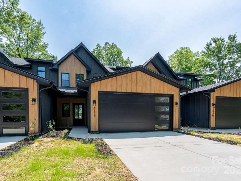 1524 Enochville Road, Kannapolis, NC 28081.  MLS# CAR4266857, YatesRealty ID 17126. 