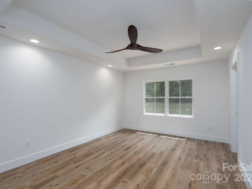 1524 Enochville Road, Kannapolis, NC 28081.  MLS# CAR4266857, YatesRealty ID 17126. 