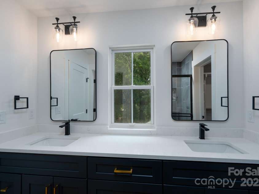 1524 Enochville Road, Kannapolis, NC 28081.  MLS# CAR4266857, YatesRealty ID 17126. 