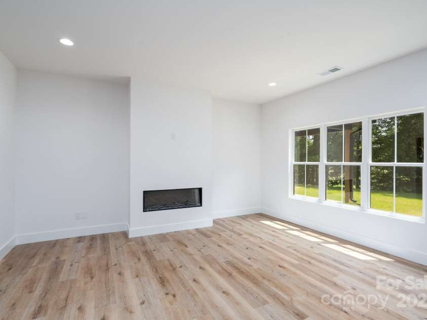 1528 Enochville Road, Kannapolis, NC 28081.  MLS# CAR4266860, YatesRealty ID 17127. 