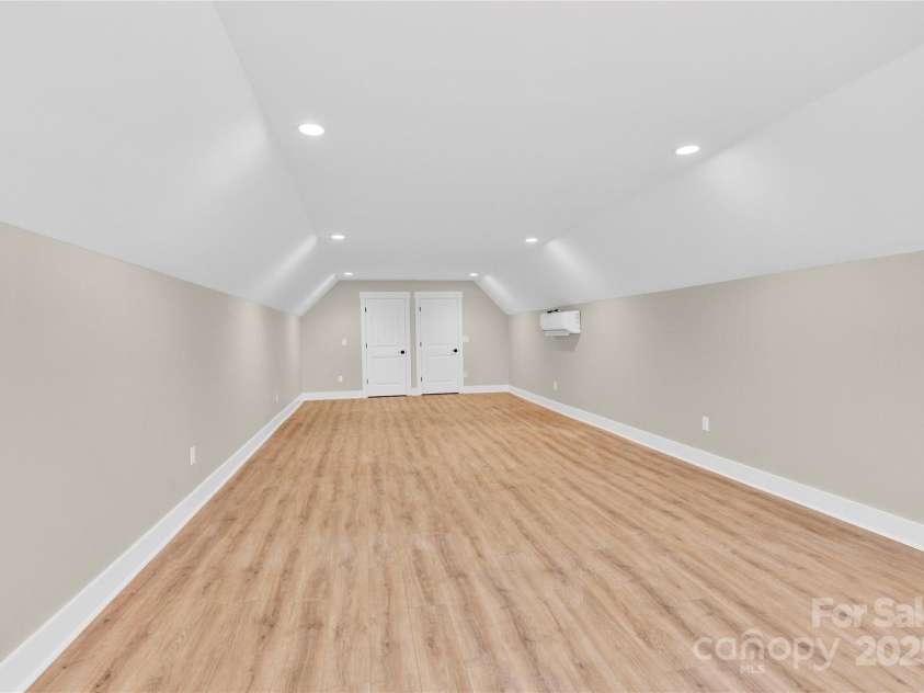 124 Starboard Lane, Statesville, NC 28677.  MLS# CAR4255659, YatesRealty ID 17128. 