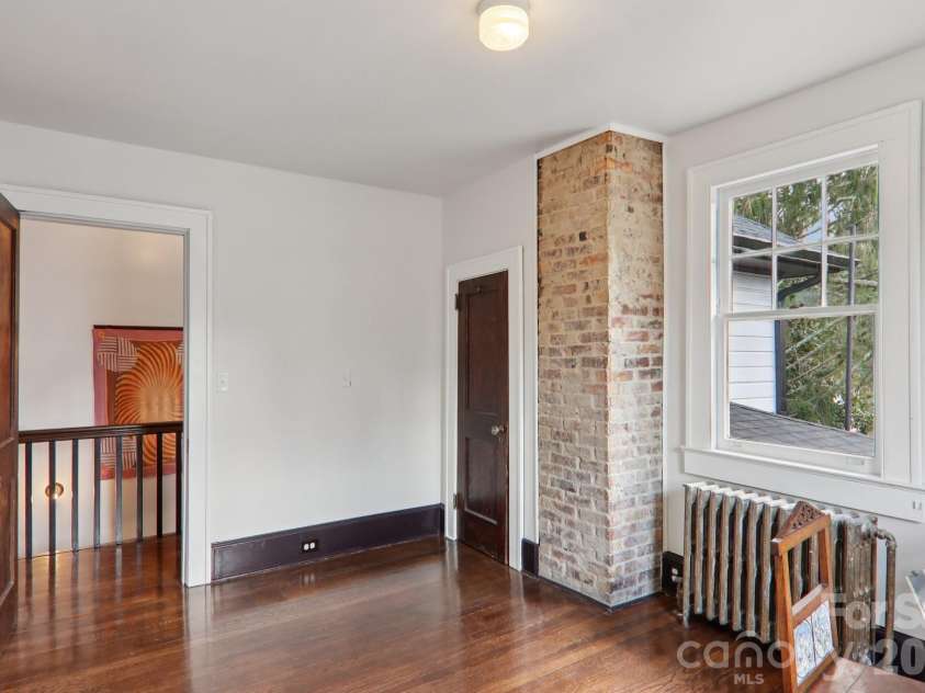 74 Linden Avenue, Asheville, NC 28801.  MLS# CAR4309406, YatesRealty ID 17128. 