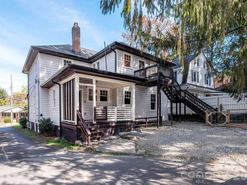 74 Linden Avenue, Asheville, NC 28801.  MLS# CAR4309406, YatesRealty ID 17128. 