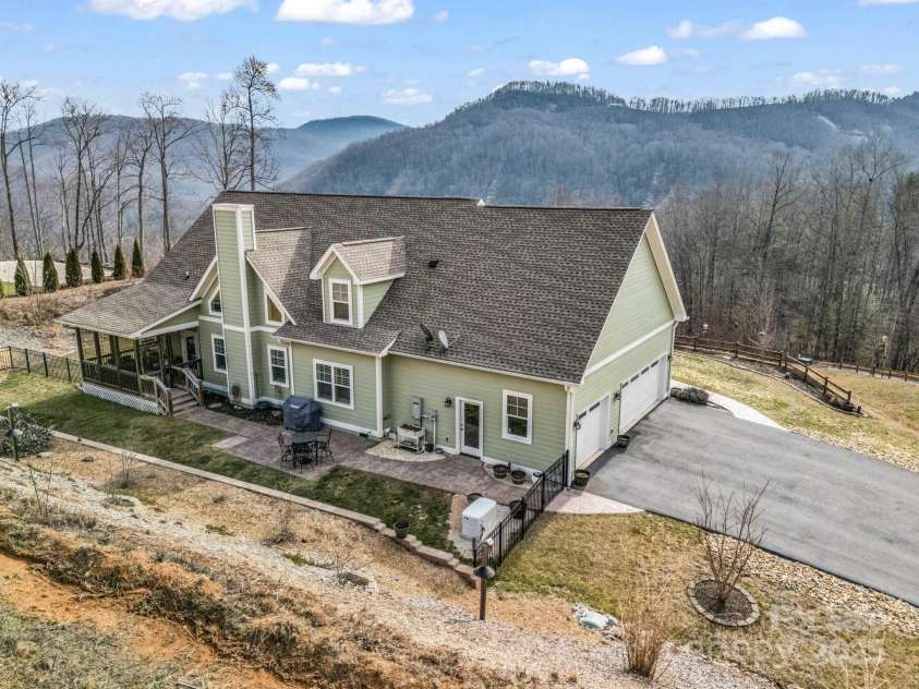 134 Willow Stone Way, Hendersonville, NC 28792.  MLS# CAR4223201, YatesRealty ID 1713. 