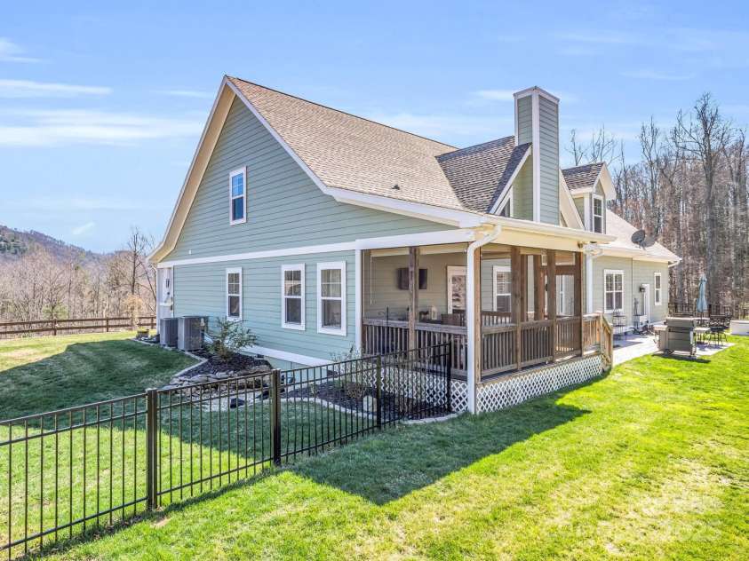 134 Willow Stone Way, Hendersonville, NC 28792.  MLS# CAR4223201, YatesRealty ID 1713. 