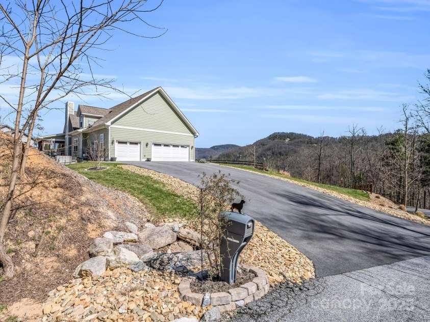 134 Willow Stone Way, Hendersonville, NC 28792.  MLS# CAR4223201, YatesRealty ID 1713. 